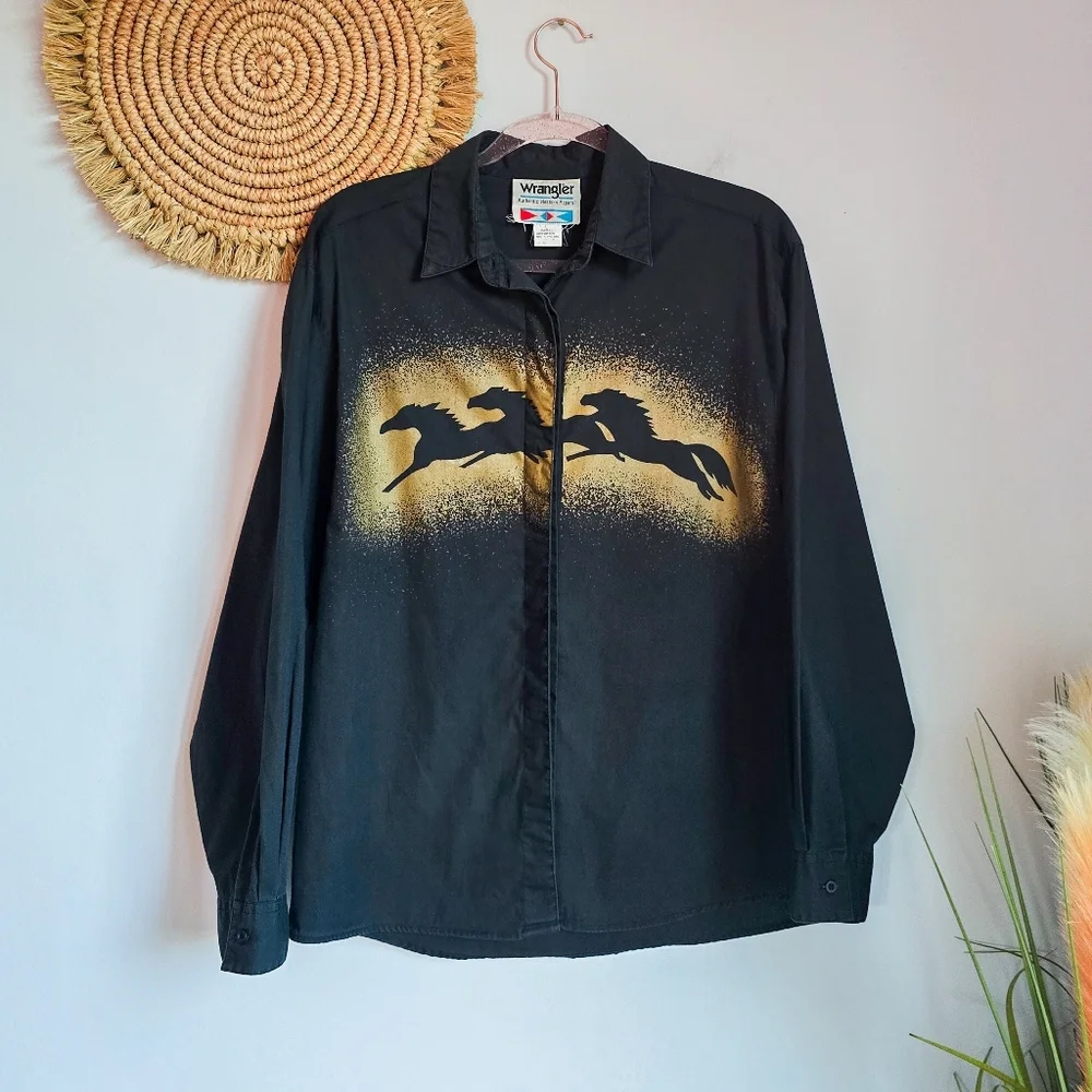 Wrangler Vintage Women's Western Rodeo Black Gold Foil Horse Shirt, Size Large - Picture 11 of 11